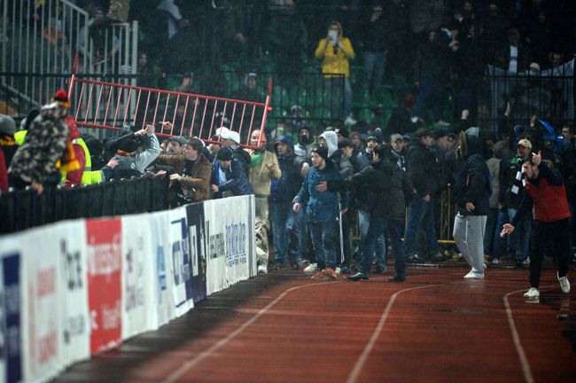 Болельщики во время матча Болельщики во время матча