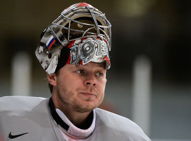 Вратарь сборной России Антон Худобин