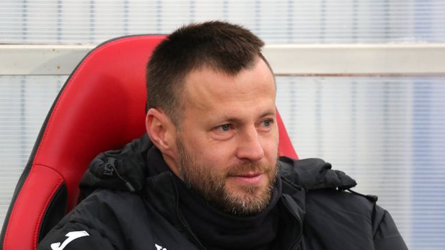 Тренер Амкара Андрей Каряка
