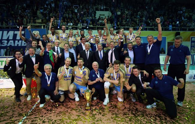 Команда ВК Зенит после победы в финальном матче чемпионата России против ВК Белогорье