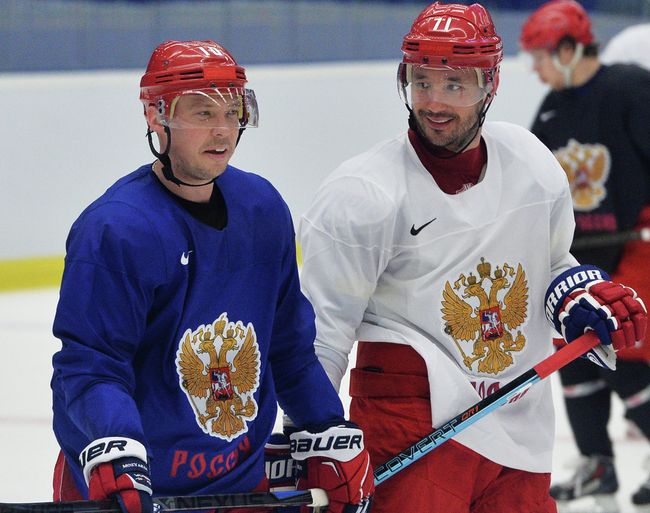 Форварды сборной России по хоккею Сергей Мозякин (слева) и Илья Ковальчук Форварды сборной России по хоккею Сергей Мозякин (слева) и Илья Ковальчук