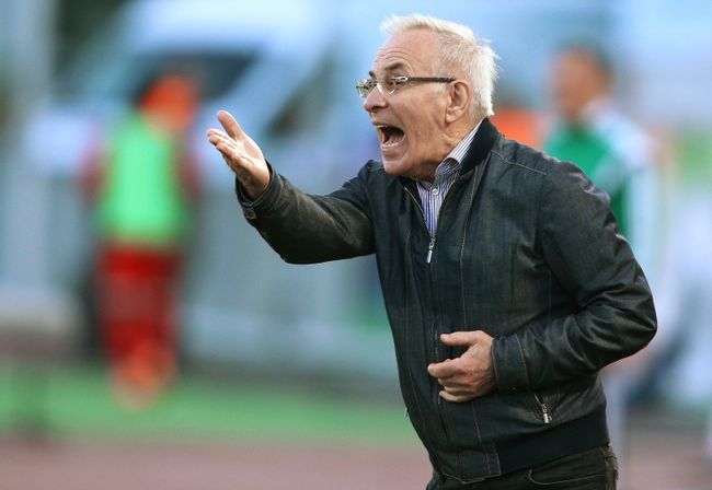 Главный тренер Амкара Гаджи Гаджиев.