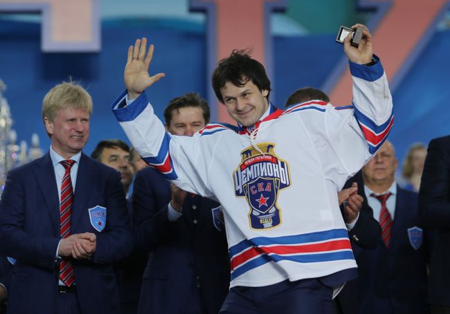 Форвард СКА Евгений Дадонов Форвард СКА Евгений Дадонов