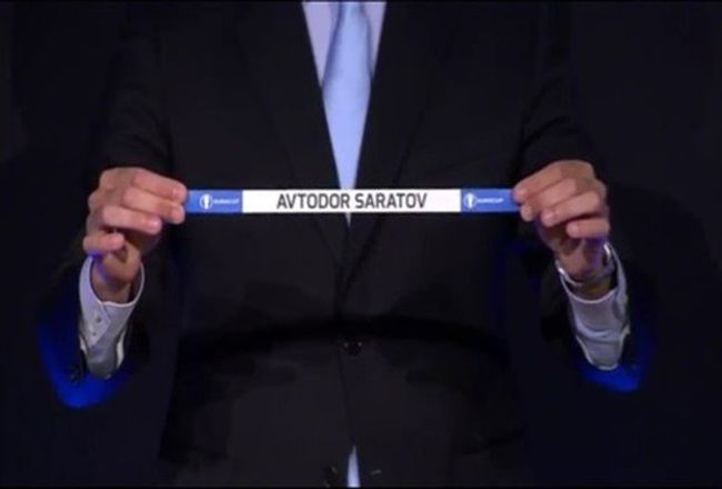 Бумажка с надписью Автодор во время жеребьевки Кубка Европы Бумажка с надписью Автодор во время жеребьевки Кубка Европы