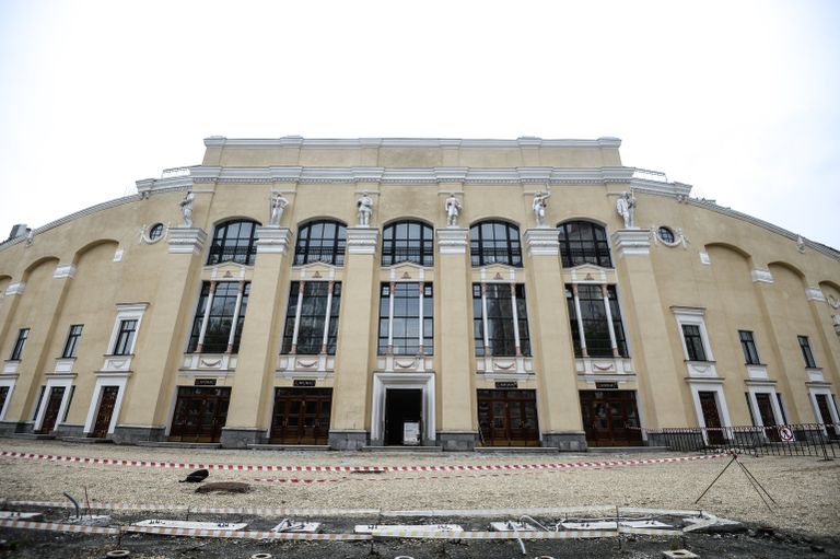 Фасад стадиона Центральный в Екатеринбурге