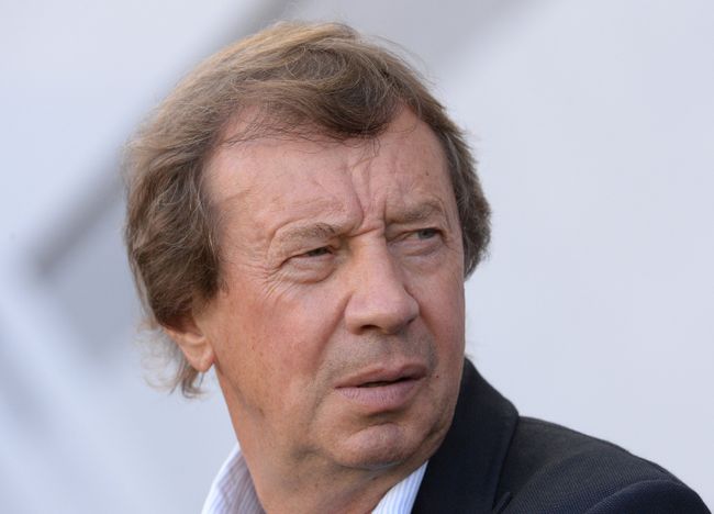 Главный тренер Анжи Юрий Семин