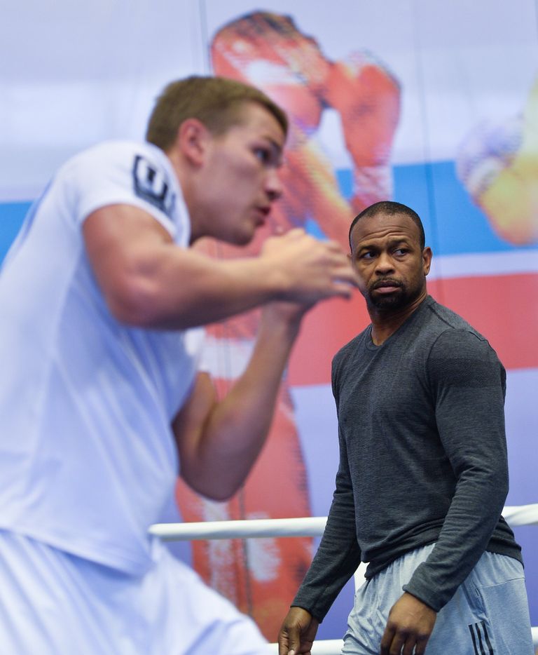 Американский боксер Рой Джонс-младший (справа) и чемпион мира по версии WBA во втором среднем весе Федор Чудинов Американский боксер Рой Джонс-младший (справа) и чемпион мира по версии WBA во втором среднем весе Федор Чудинов
