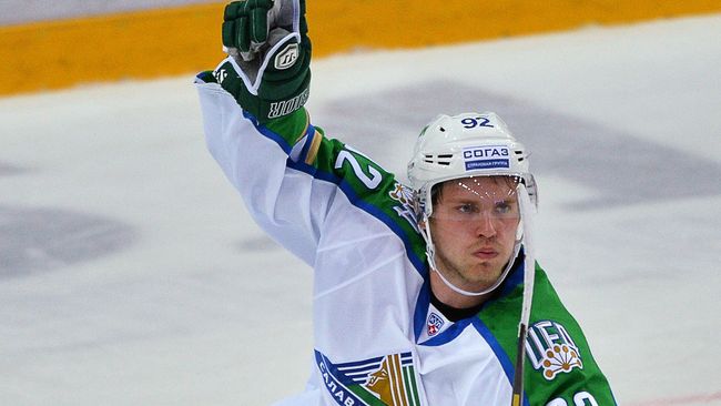 Форвард Салавата Юлаева Захар Арзамасцев Форвард Салавата Юлаева Захар Арзамасцев