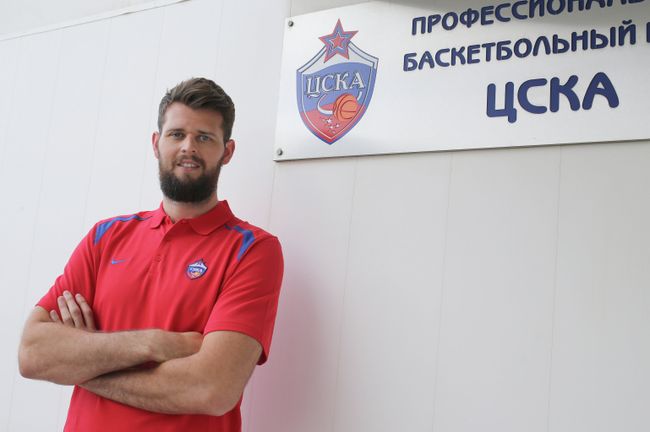 Игрок профессионального баскетбольного клуба ЦСКА Джоэл Фрилэнд Игрок профессионального баскетбольного клуба ЦСКА Джоэл Фрилэнд