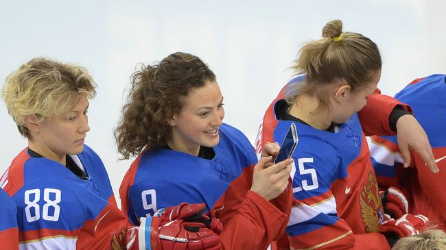 Хоккеистки сборной Росии Екатерина Смолина, Александра Вафина, Екатерина Лебедева (слева направо)