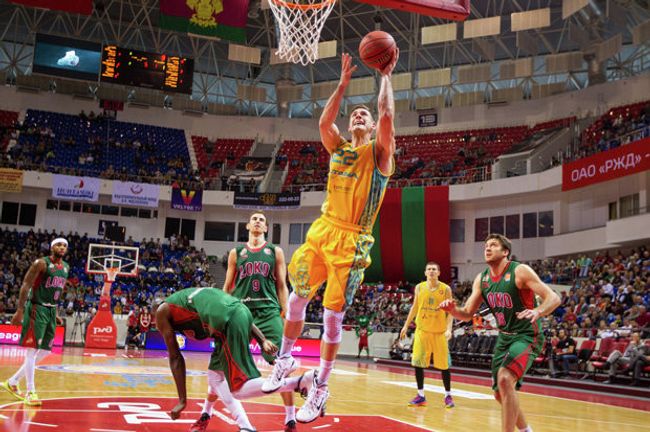 Игровой момент матча Локомотив-Кубань - Астана Игровой момент матча Локомотив-Кубань - Астана