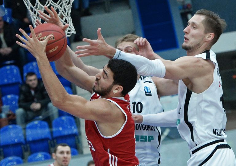 Игроки БК Нижний Новгород Каспарс Берзиньш и Владимир Ивлев (справа налево) Игроки БК Нижний Новгород Каспарс Берзиньш и Владимир Ивлев (справа налево)