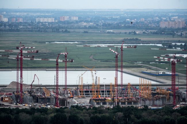 Строительство стадиона Ростов-Арена в Ростове-на-Дону, где будет проходить чемпионат мира по футболу 2018 года Строительство стадиона Ростов-Арена в Ростове-на-Дону, где будет проходить чемпионат мира по футболу 2018 года
