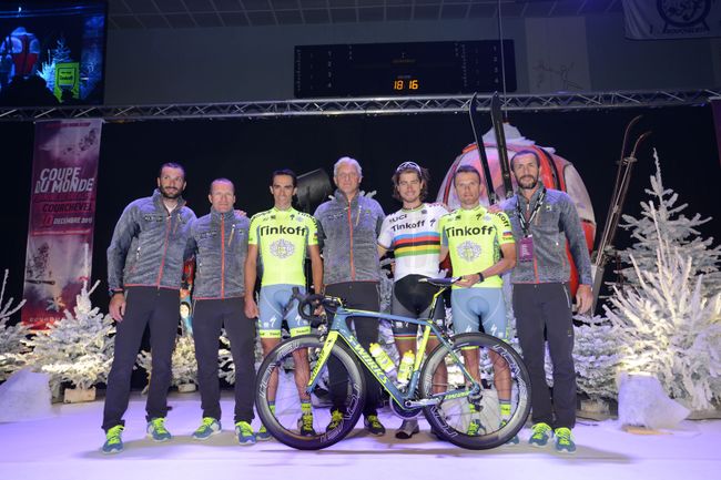 Презентация состава и формы на сезон-2016 российской велокоманды Tinkoff