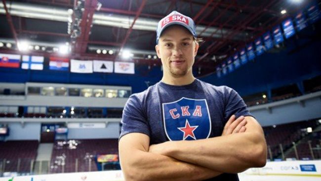 Форвард ХК СКА Йонас Энлунд