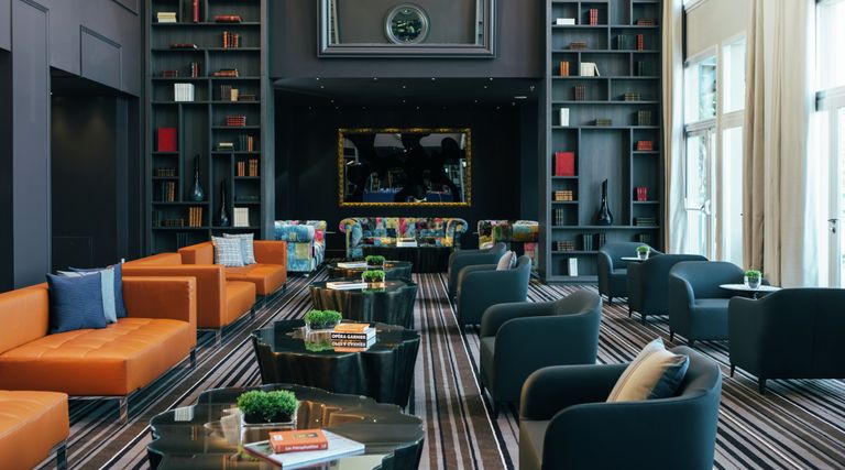 Внутреннее убранство отеля Renaissance Paris Hippodrome de St.Cloud Hotel Внутреннее убранство отеля Renaissance Paris Hippodrome de St.Cloud Hotel