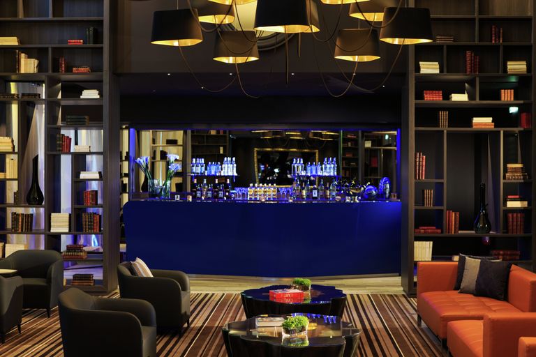Внутреннее убранство отеля Renaissance Paris Hippodrome de St.Cloud Hotel Внутреннее убранство отеля Renaissance Paris Hippodrome de St.Cloud Hotel