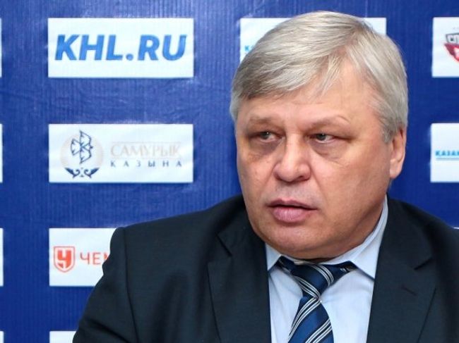 Главный тренер ХК Югра Павел Езовских