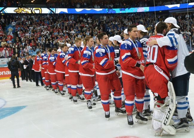 Хоккеисты России и Финляндии Хоккеисты России и Финляндии