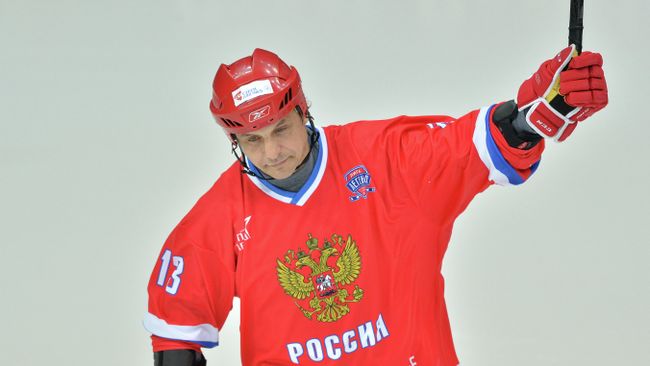 Форвард сборной России по хоккею Валерий Каменский Форвард сборной России по хоккею Валерий Каменский
