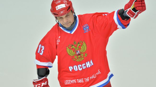 Форвард сборной России по хоккею Валерий Каменский Форвард сборной России по хоккею Валерий Каменский