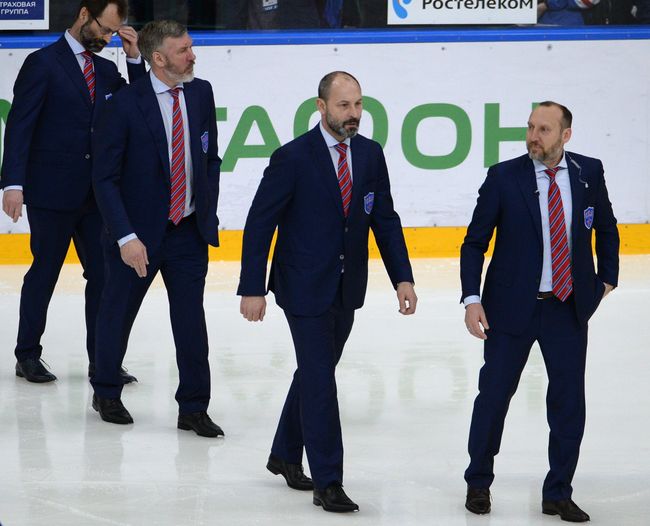 Главный тренер СКА Сергей Зубов