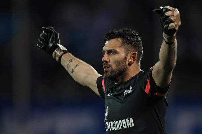 Вратарь ФК Зенит Юрий Лодыгин Вратарь ФК Зенит Юрий Лодыгин