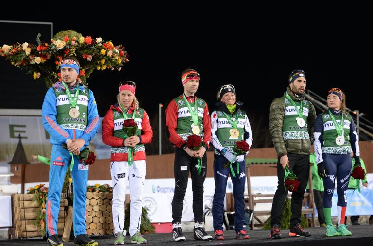 Призеры смешанной эстафеты биатлонной Гонки чемпионов-2016 в Тюмени (слева направо): Антон Шипулин (Россия) и Тириль Экхофф (Норвегия) - 3-е место, Уле Эйнар Бьёрндален (Норвегия) и Карин Оберхофер (Италия) - 1-е место, Мартен Фуркад (Франция) и Доротея Вирер (Италия) - 2-е место Призеры смешанной эстафеты биатлонной Гонки чемпионов-2016 в Тюмени (слева направо): Антон Шипулин (Россия) и Тириль Экхофф (Норвегия) - 3-е место, Уле Эйнар Бьёрндален (Норвегия) и Карин Оберхофер (Италия) - 1-е место, Мартен Фуркад (Франция) и Доротея Вирер (Италия) - 2-е место