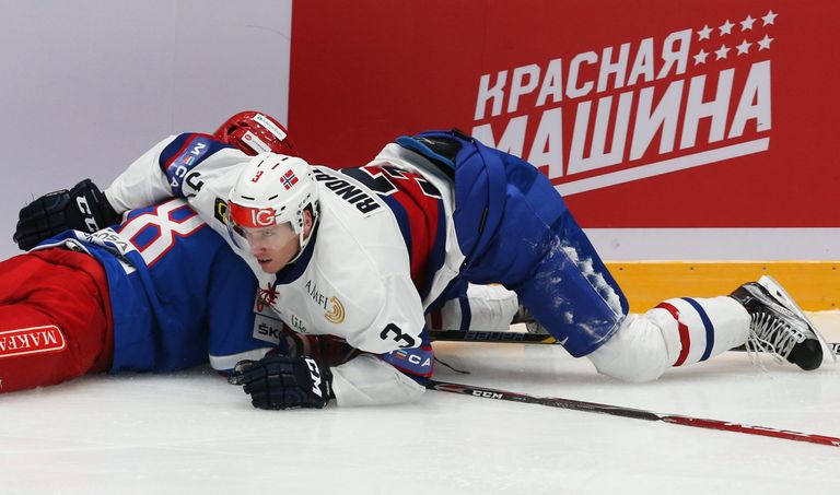 Защитник сборной Норвегии Александер Риндаль (справа) Защитник сборной Норвегии Александер Риндаль (справа)