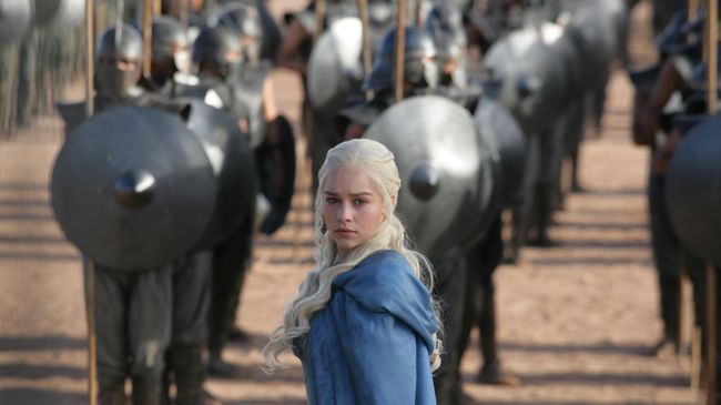 Эмилия Кларк в роли Дэйнерис Таргариен в сериале Игра престолов
