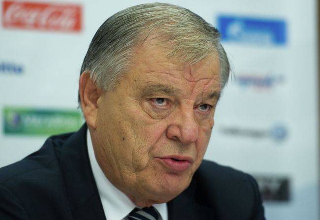 Президент футбольной ассоциации Сербии Томислав Караджич Президент футбольной ассоциации Сербии Томислав Караджич