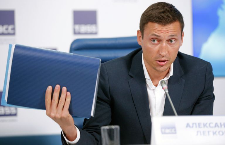 Олимпийский чемпион 2014 года по лыжным гонкам Александр Легков 