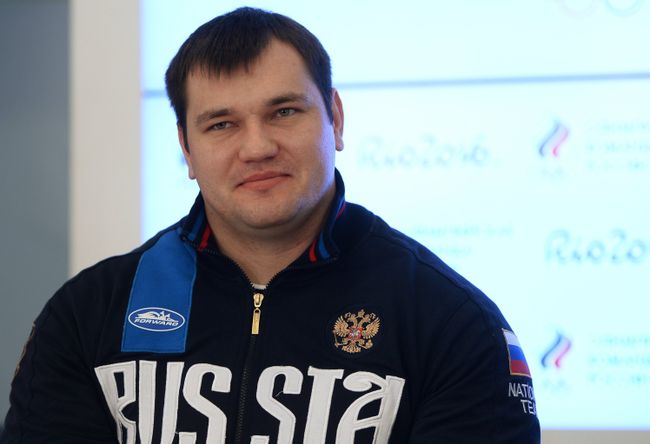 Российский тяжелоатлет Алексей Ловчев Российский тяжелоатлет Алексей Ловчев