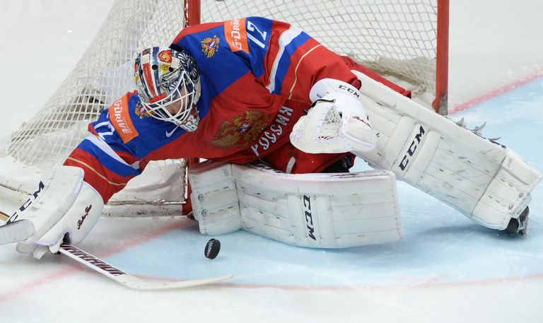 Вратарь сборной России Сергей Бобровский Вратарь сборной России Сергей Бобровский