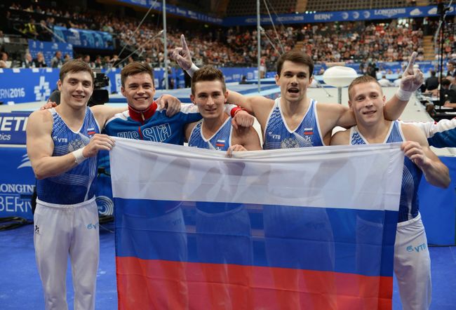 Российские гимнасты Никита Игнатьев, Никита Нагорный, Давид Белявский, Николай Куксенков и Денис Аблязин (слева направо)
