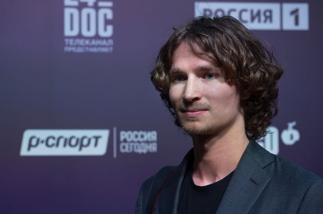 Швейцарский сноубордист, выступающий в акробатических дисциплинах Юрий Подладчиков Швейцарский сноубордист, выступающий в акробатических дисциплинах Юрий Подладчиков