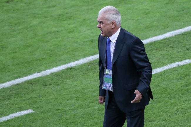 Главный тренер сборной Румынии Ангел Йордэнеску