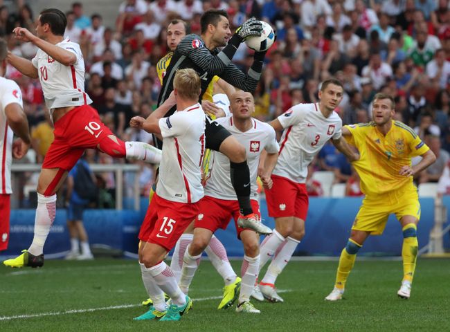 Игровой момент матча Украина - Польша Игровой момент матча Украина - Польша