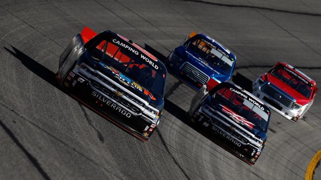 Гонка NASCAR на пикапах