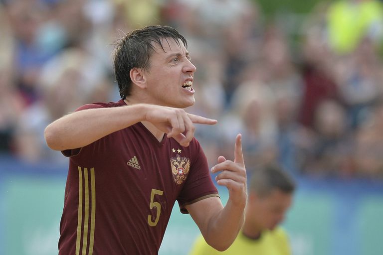 Защитник сборной России Юрий Крашенинников Защитник сборной России Юрий Крашенинников