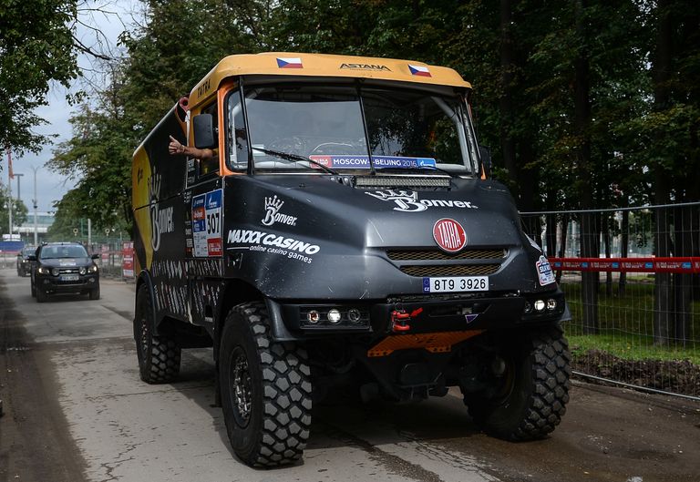 Автомобиль Tatra Jamal казахстанской команды Bonver Dakar Project под управлением пилота Томаша Вратны Автомобиль Tatra Jamal казахстанской команды Bonver Dakar Project под управлением пилота Томаша Вратны