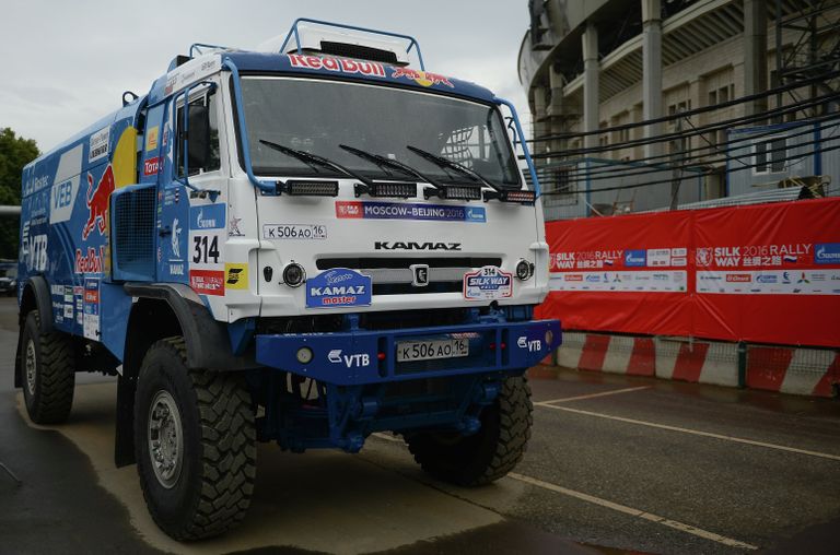 Автомобиль российской команды КАМАЗ-Мастер пилота Андрея Каргинова Автомобиль российской команды КАМАЗ-Мастер пилота Андрея Каргинова