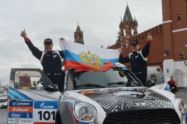 Российский экипаж команды G-Energy Team в составе Владимира Васильева (слева) и Константина Жильцова Российский экипаж команды G-Energy Team в составе Владимира Васильева (слева) и Константина Жильцова
