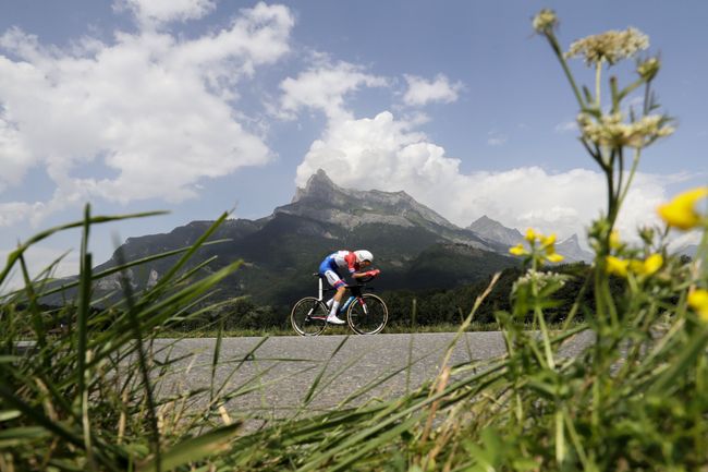 Голландский велогонщик команды Giant-Alpecin Том Дюмулен